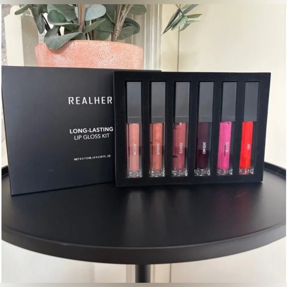 RealHer Long-Lasting Lip Gloss Kit - Bold Shades - Picture 2 of 4